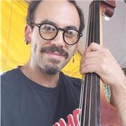 Bajista y Guitarrista imparte clases de Música a personas de todas las edades